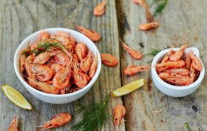 Esplorando le profondità marine: avvistati gamberi rosa e pesce spada