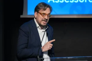 Lombardia: Guidesi a Bruxelles, l’Automotive oltre l’Elettrico per un Futuro Sostenibile