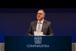 Il presidente di Confindustria, Emanuele Orsini, ha sottolineato l'importanza di non lasciarsi...