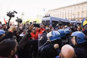 Milano: Scontri tra Polizia e Manifestanti durante il Corteo Pro Palestina, Proteste contro Meloni e il Governo