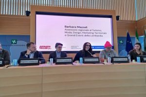 Viaggio nell'Arte a Sabbioneta: La Mostra di Juergen Teller Nel cuore della splendida Sabbioneta...