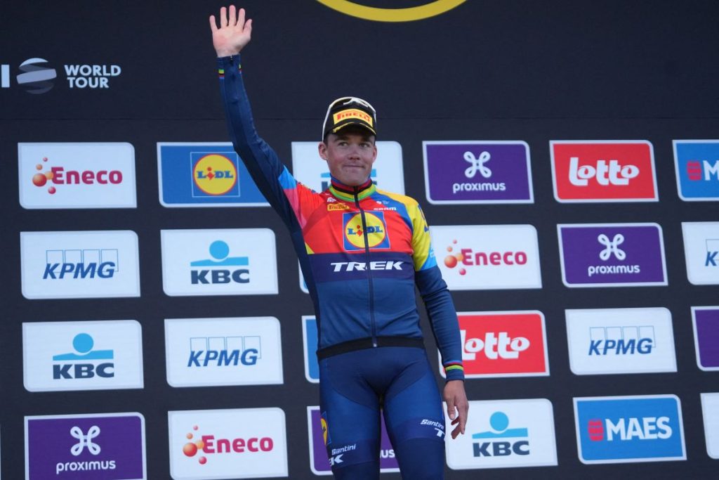 Kaden Groves trionfa nella sesta tappa del Giro d’Italia In una giornata ricca di emozioni e colpi...