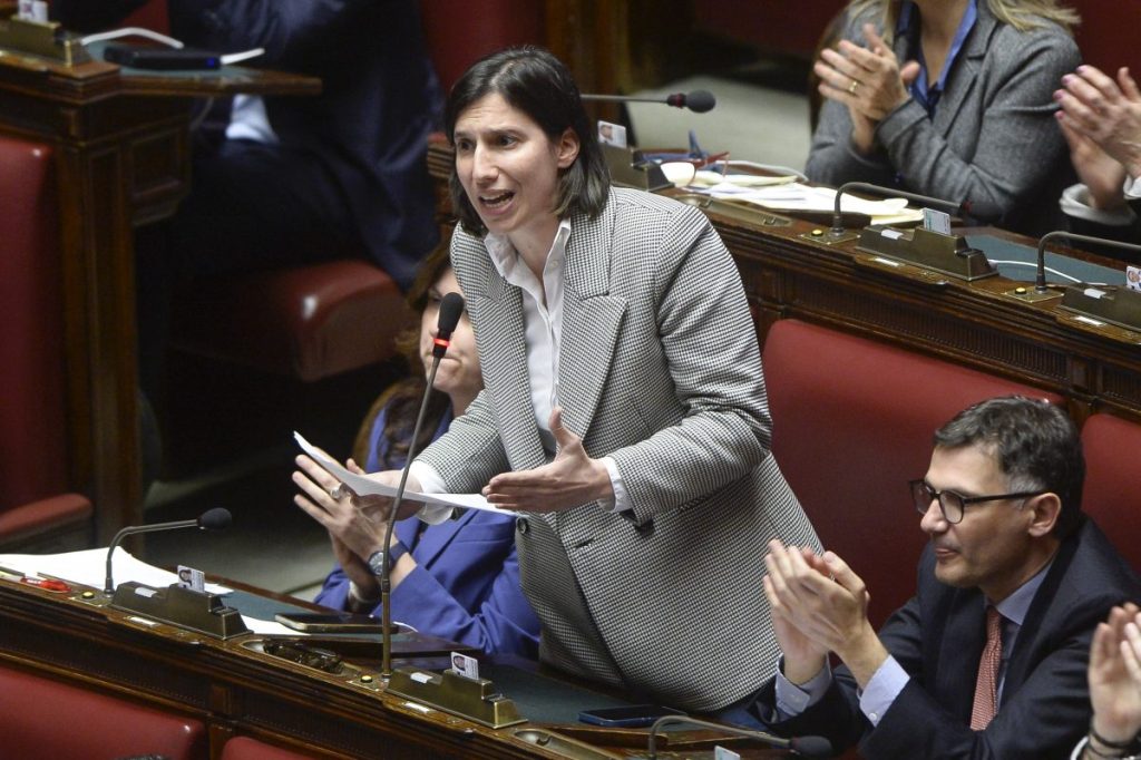 Elly Schlein, segretaria del PD, interviene all'Camera dei Deputati sulle recenti problematiche...