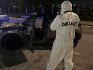 Tragedia a Napoli: donna morta e un’altra gravemente ferita, ipotesi omicidio-suicidio.
