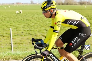 Kooij trionfa a Viadana, Del Toro mantiene la maglia rosa nella tappa decisiva.