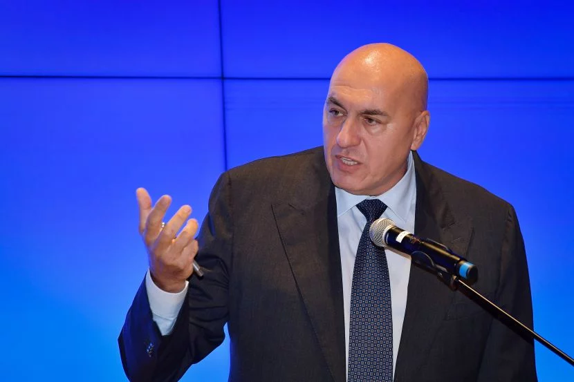 Il ministro della Difesa italiano, Guido Crosetto, ha espresso posizioni chiare sulla situazione a...