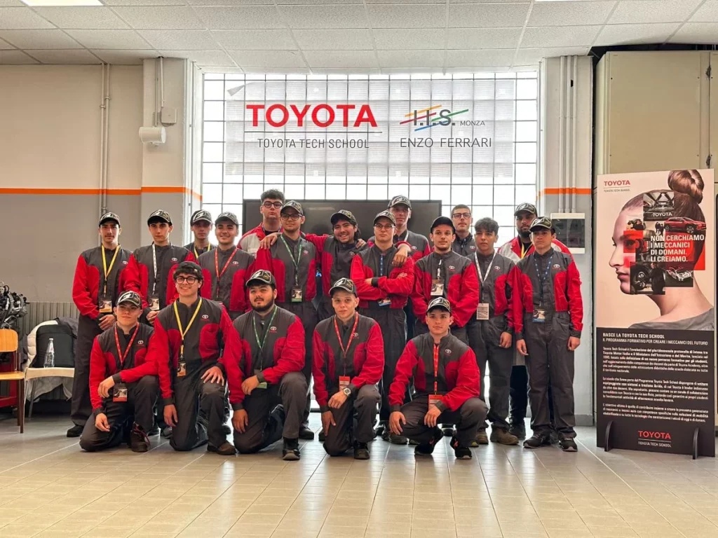 Toyota festeggia 30 anni della “Tech School”: un traguardo per formazione e innovazione.