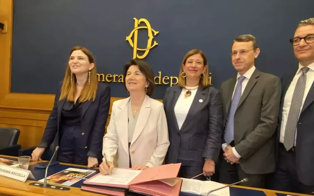 Farmacie e Ministero della Famiglia insieme nella lotta contro la violenza sulle donne.