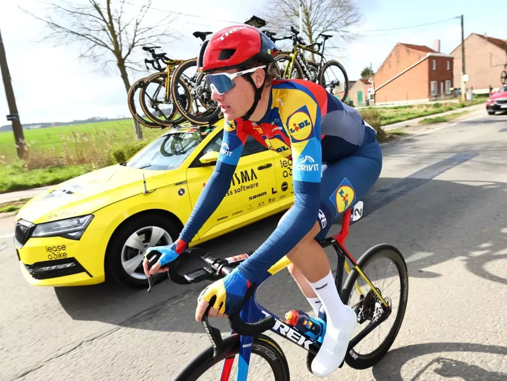 Giro d’Italia 2025: Daan Hoole trionfa nella decima tappa Una cronometro avvincente a Lucca-Pisa...