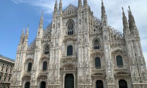 Duomo-funerali-Berlusconi-e1746968896944.jpg