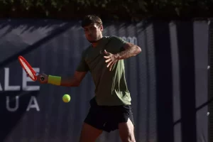 Cobolli perde in finale ad Amburgo contro Etcheverry in tre set avvincenti.