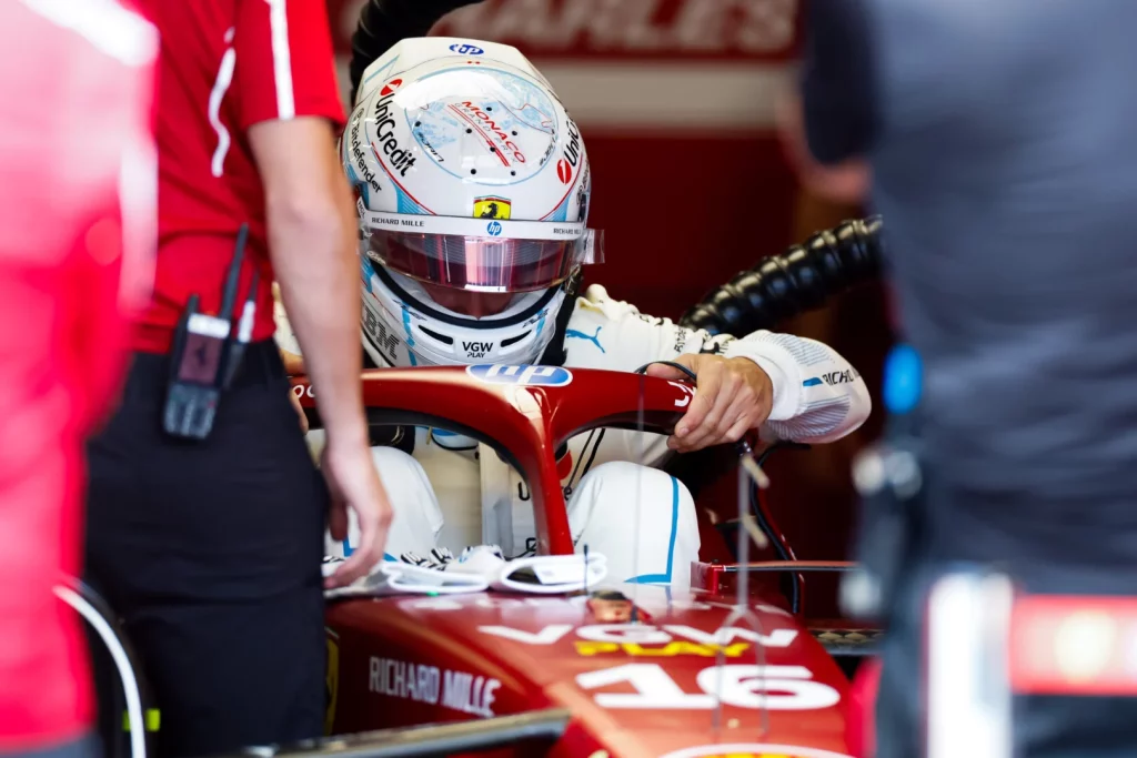 Leclerc svetta nel venerdì di Monaco; Piastri e Hamilton seguono a ruota.