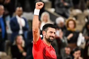 Djokovic e Zverev avanzano al Roland Garros, Cobolli conquista il secondo turno.