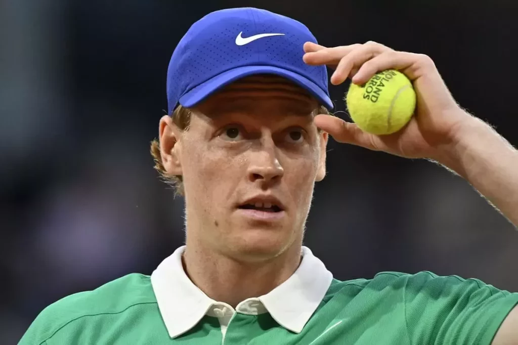 Esordio Vincente per Jannik Sinner al Roland Garros PARIGI (FRANCIA) - L’attesa è finita e Jannik...