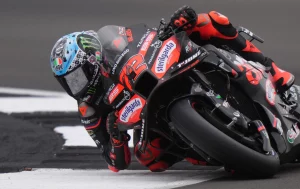 Bezzecchi vince a Silverstone, Bagnaia e Quartararo si ritirano dalla gara.