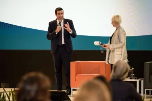 Bologna ospita gli Stati Generali dedicati a infanzia e adolescenza: un evento imperdibile.