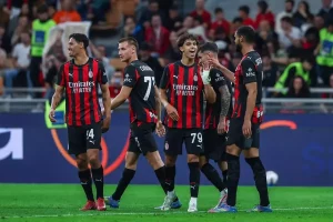 Milan vince 2-0 contro il Monza, chiudendo una stagione difficile tra contestazioni e tensioni.