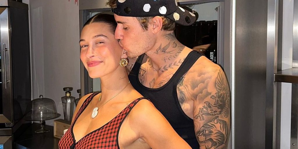 Hailey Bieber sulla Copertina di Vogue: Un Traguardo e una Riflessione da Justin Hailey Bieber è la...