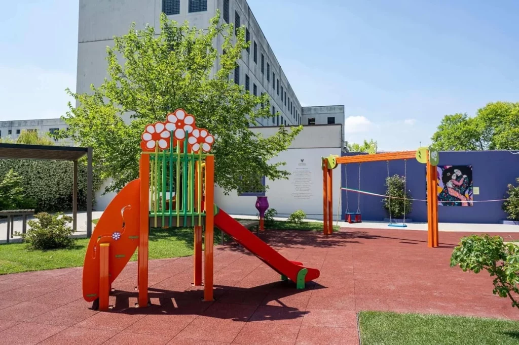 Banca del Fucino e Fondazione Santo Versace: ‘Abbracci in Libertà’ per il carcere di Bollate