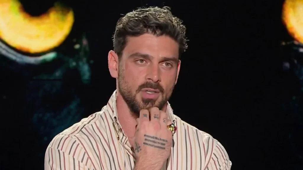 Morrone è paragonato a un cane da una conduttrice: ecco la sua sorprendente opinione!