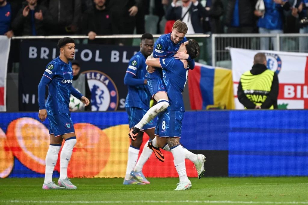 Chelsea sorprende il Betis e conquista la Conference League con una rimonta incredibile.