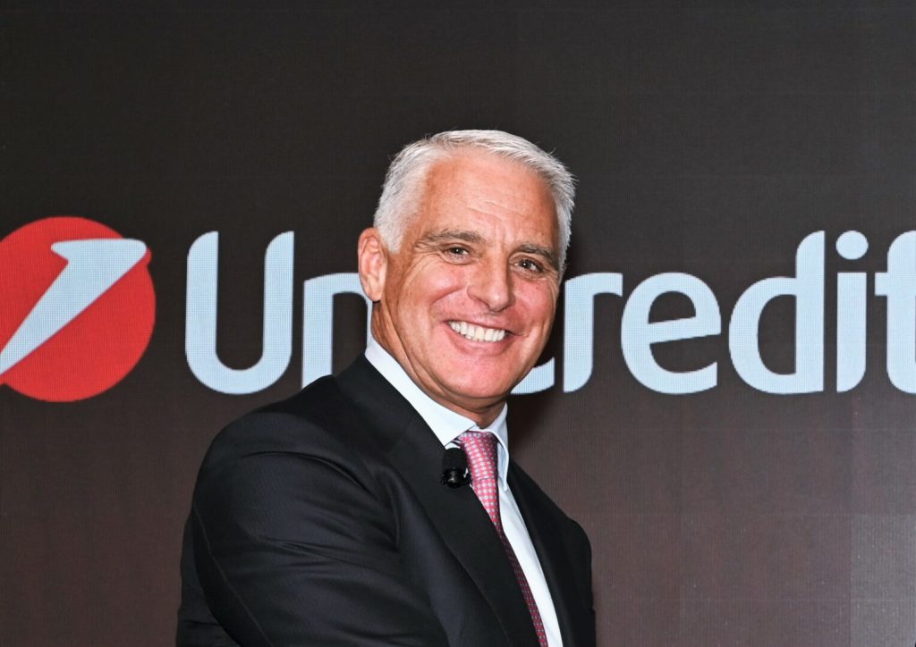 Unicredit registra ricavi e profitti in crescita, Orcel definisce i risultati “straordinari”.
