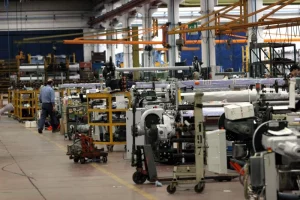 Produzione industriale: le grandi imprese ottimistiche, emergono dati incoraggianti per il futuro.