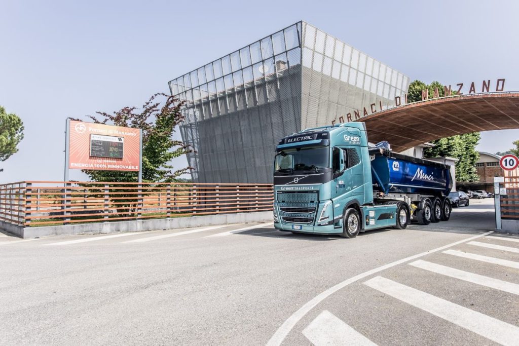 Volvo Trucks promuove innovazione e sostenibilità nella filiera dei laterizi in Friuli.