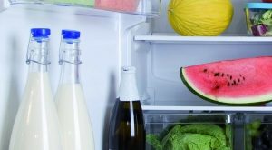 8904005_17202151_caldo_latte_frigo_cibo_come_conservarli.jpg