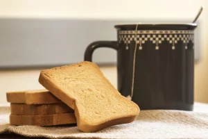 Nuovi richiami alimentari: fette biscottate, purea di frutta e tacchino tonnato a rischio Negli...