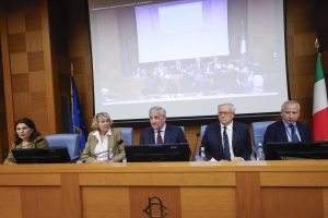 Antonio-Tajani-Camera.jpg
