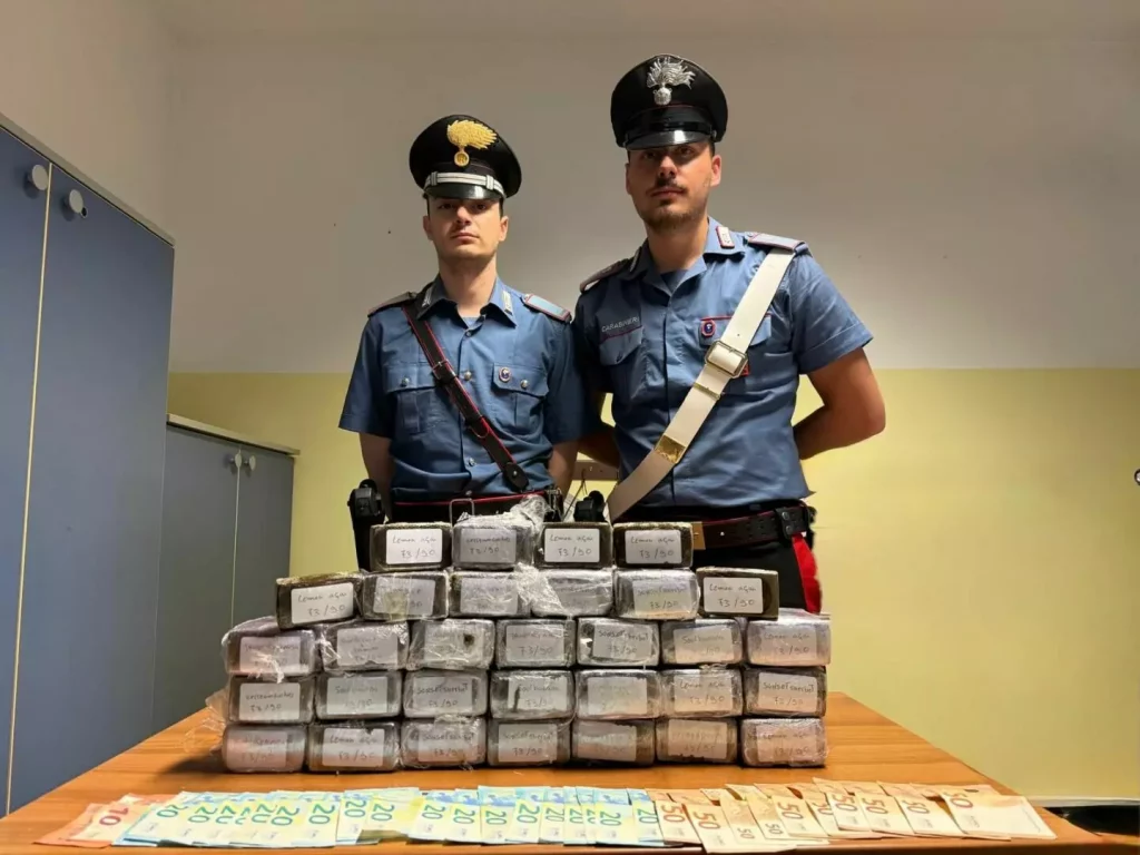 Carabinieri-Hashish.jpeg