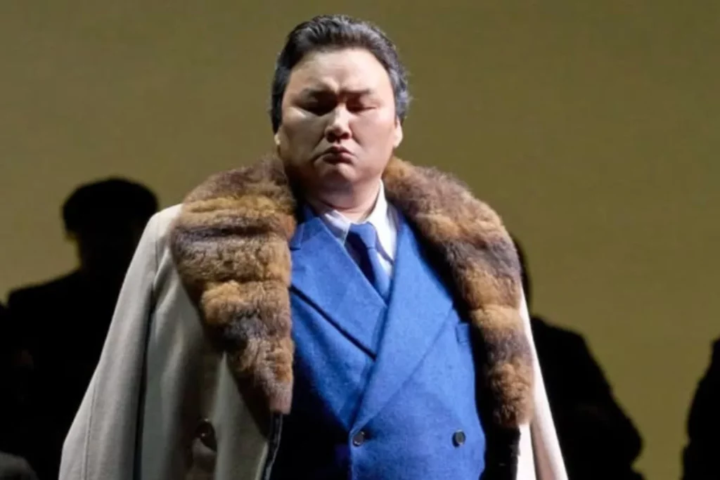 Enkhbat Amartuvshin: Il Baritono Mongolo Che Ha Conquistato l’Italia Chi è Enkhbat Amartuvshin?...