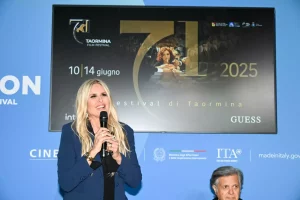 Taormina Film Festival: da Catherine Deneuve a Monica Bellucci, un evento imperdibile!