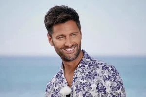 filippo-bisciglia-sorride-temptation-island-2025-conduttore-.jpg.webp.webp