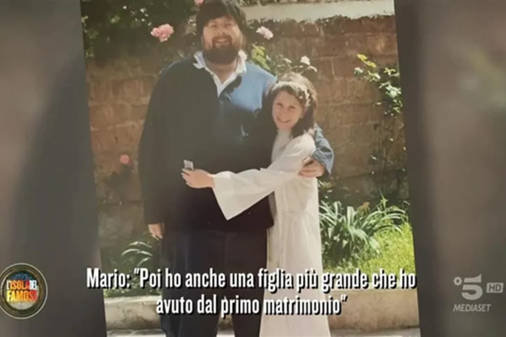 Mario Adinolfi: L'emozionante Legame con la Figlia Clara all’Isola dei Famosi 2025 Mario Adinolfi...