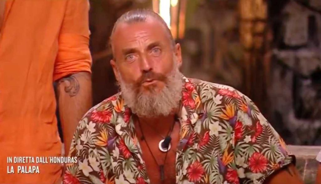 Mirko Frezza: Un Viaggio da Criminale a Star della Televisione Durante la sua avventura a L'Isola...