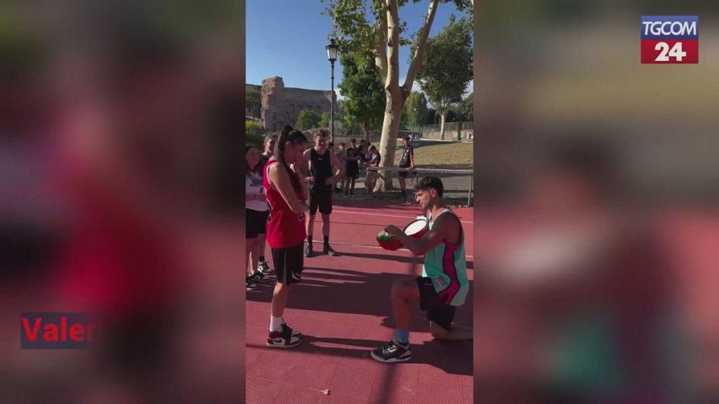 Valentina Vignali: proposta di matrimonio romantica sul campo da basket. Emozione e passione!