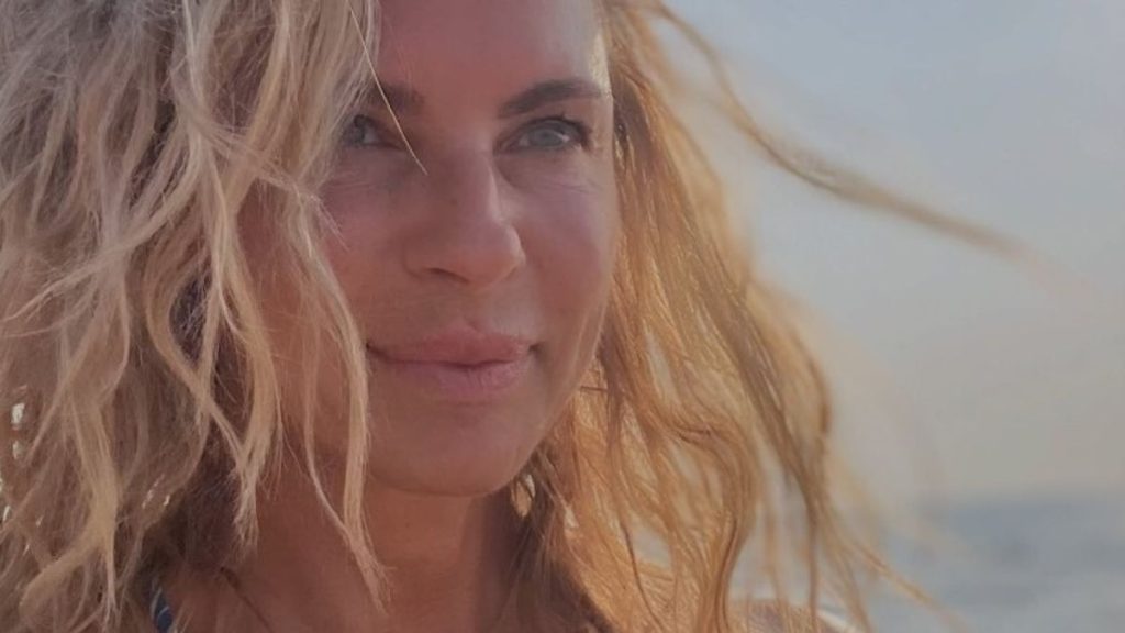 Martina Colombari: Un Viaggio di Riflessione per i 50 Anni Martina Colombari ha celebrato...