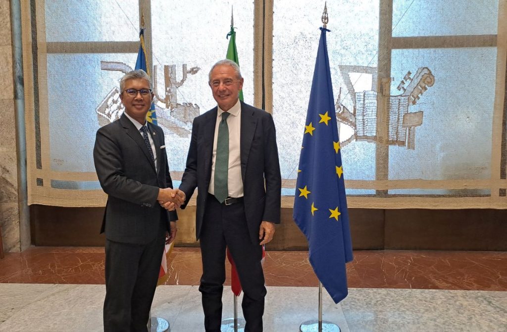 Italia e Malesia: Un Partenariato Economico in Crescita ROMA (ITALPRESS) – L'incontro tra il...