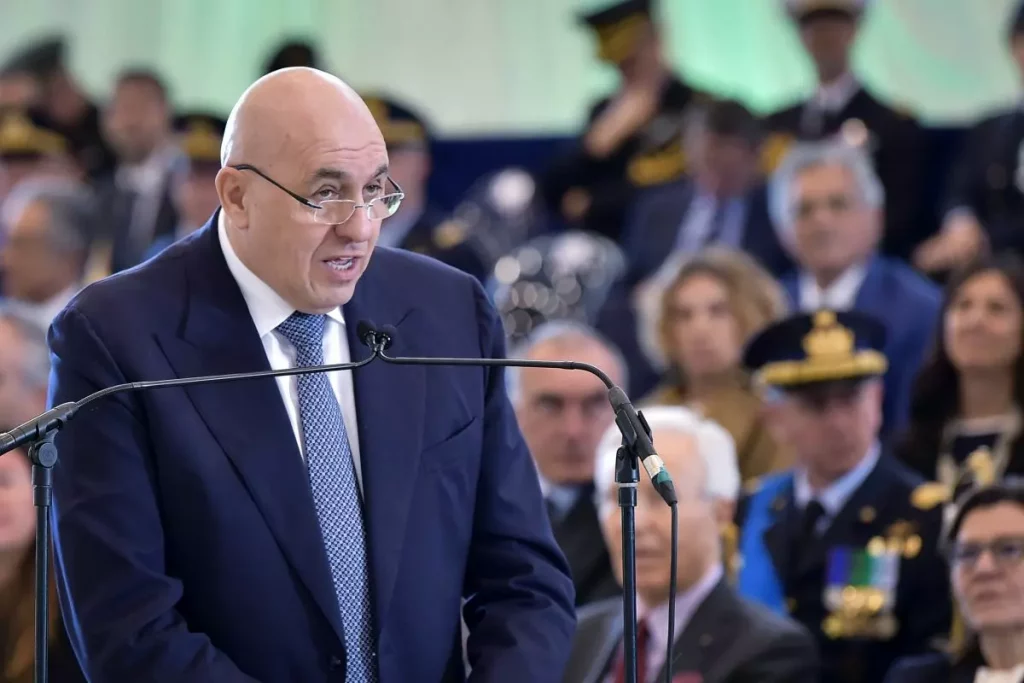 L'Impegno dell'Italia nel Settore Aerospaziale: Focus sulla Cooperazione Europea Il Ministro Guido...