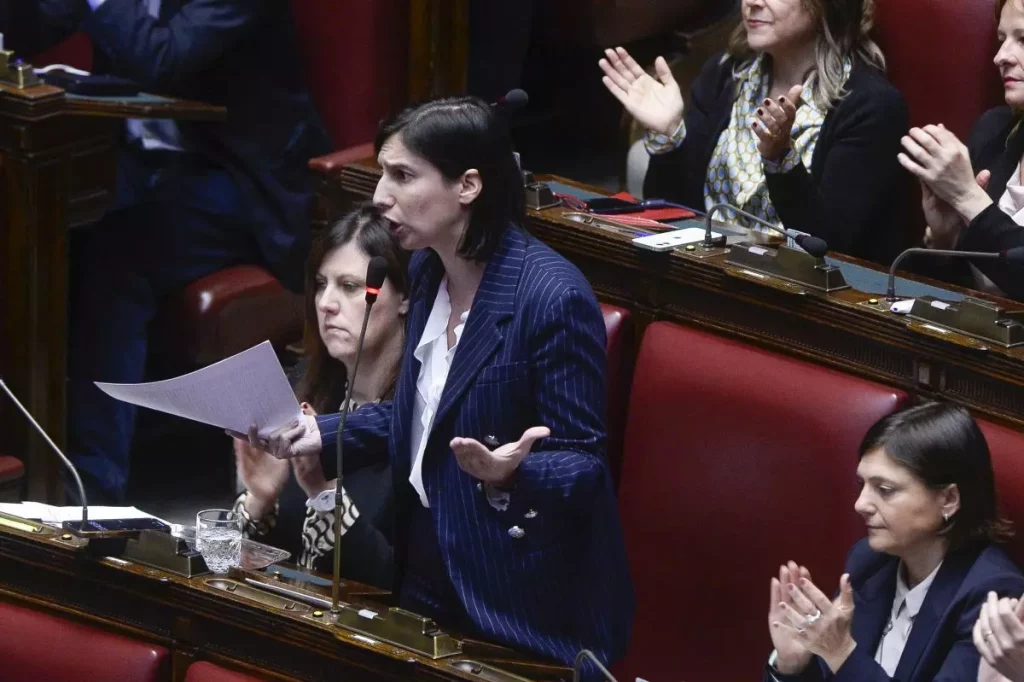 Elly Schlein, segretaria del Partito Democratico, ha espresso grande preoccupazione riguardo ai dazi...