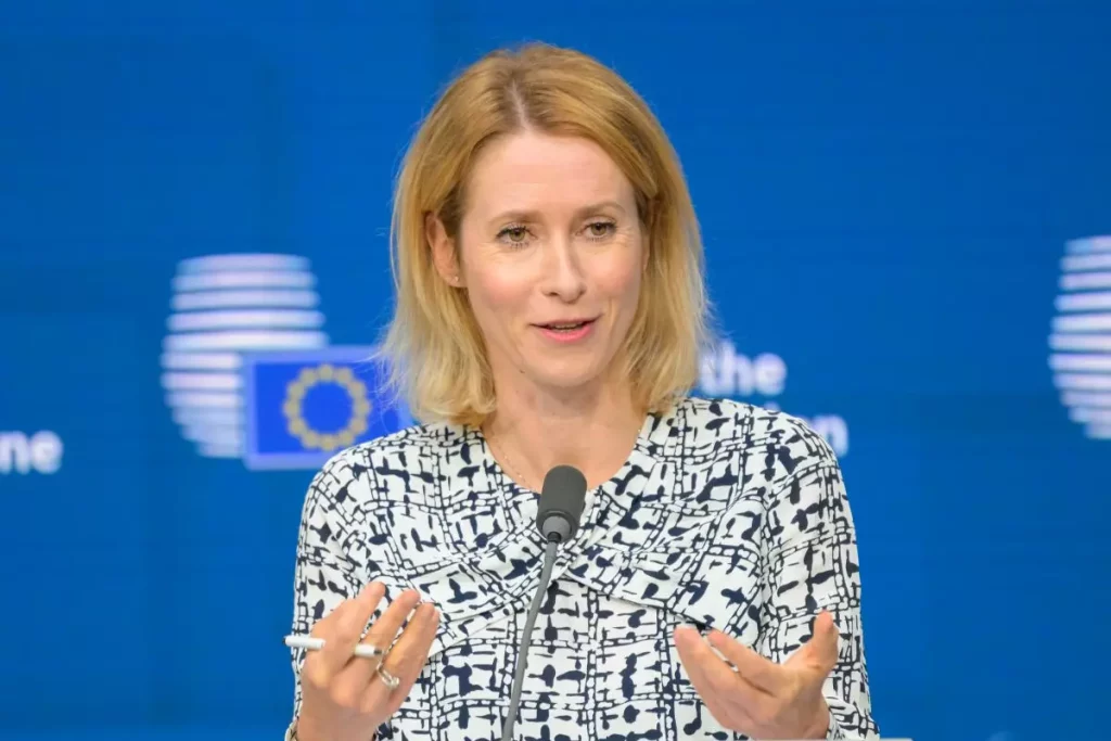 La Conferenza della Commissione Europea: Nuove Armi per l'Ucraina BRUXELLES (BELGIO) – Durante una...