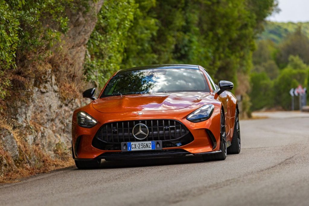 Mercedes-AMG GT: Una Rivoluzione Nella Gran Turismo ROMA (ITALPRESS) – La Mercedes-AMG GT si afferma...