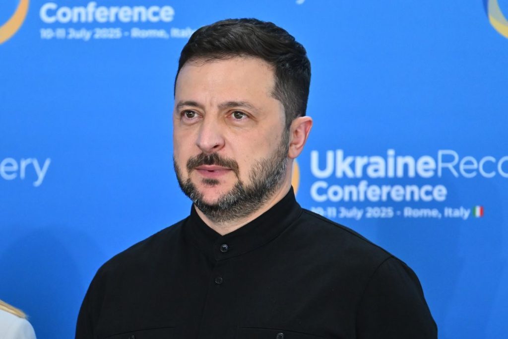 Zelensky: Espansione della cooperazione difensiva con la Francia per una produzione congiunta.