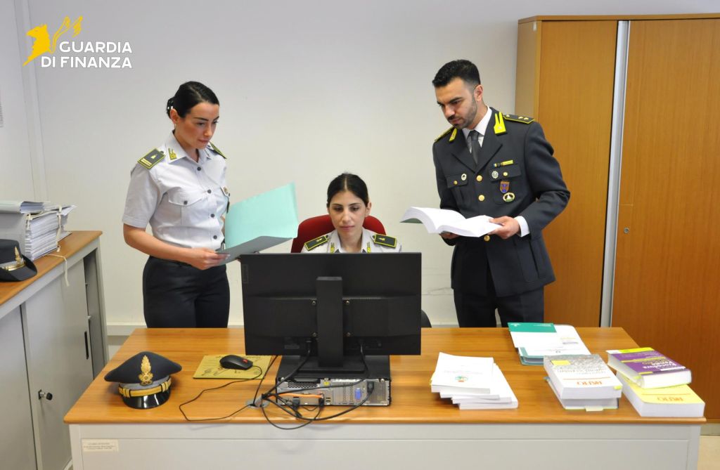 Confisca Milionaria a Brindisi: Colpiti Due Imprenditori Locali BRINDISI (ITALPRESS) – Un'operazione...