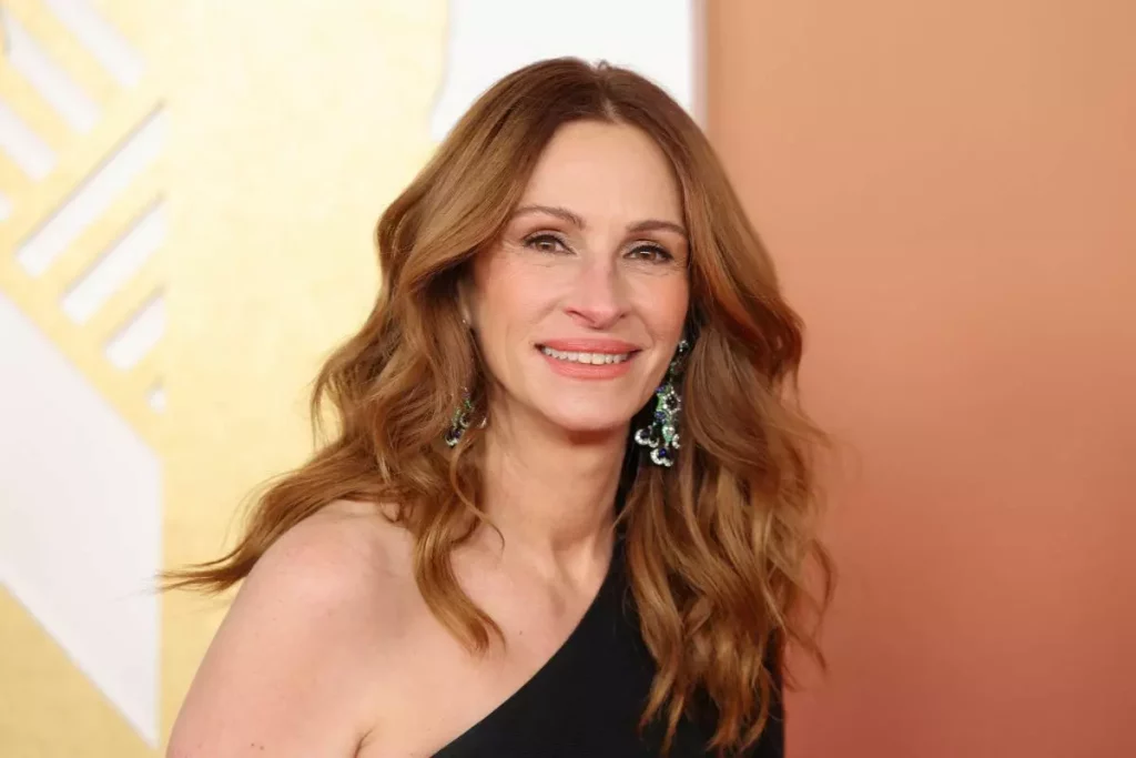 Venezia 2023: Cinque italiani in gara tra le stelle di Hollywood, da Roberts a Clooney.