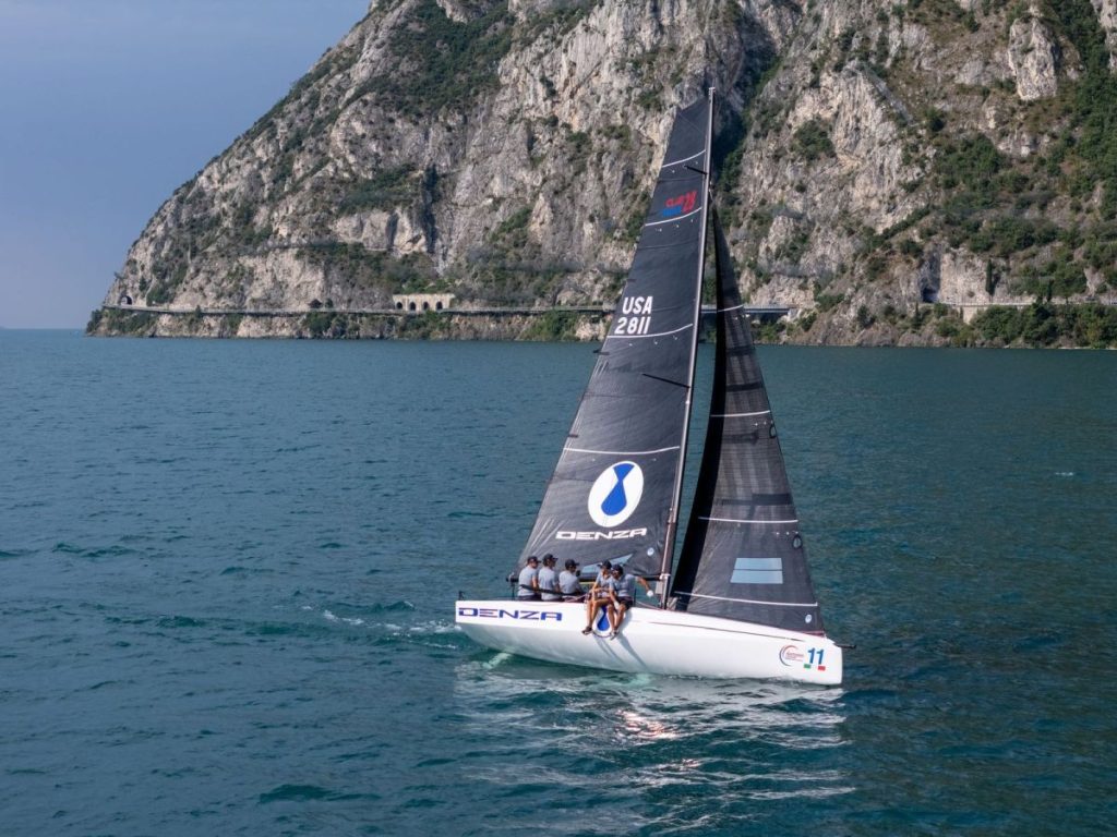 Denza Z9GT: il fulcro della Swan Lake Garda Challenge, performance e innovazione al top.