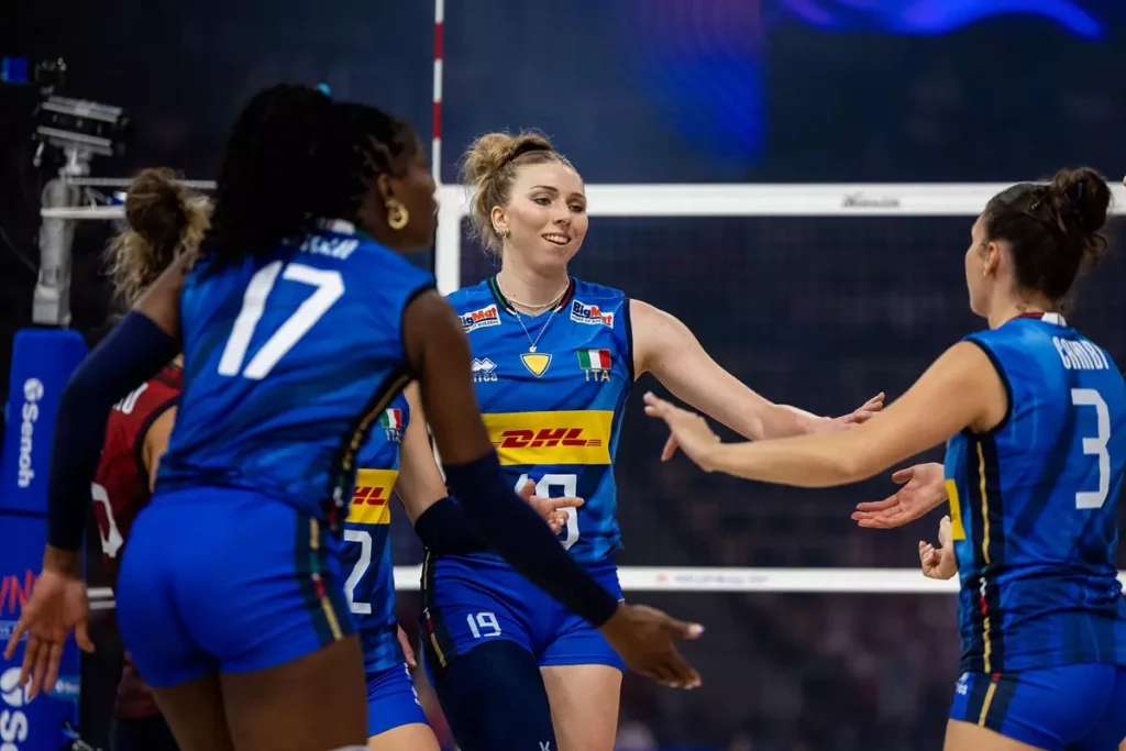 Italvolley domina la Polonia e conquista la finale di VNL. Azzurre in forma straordinaria!