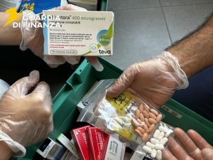 Fentanyl ai Castelli Romani: sequestrate 28 compresse, pusher finisce agli arresti domiciliari.